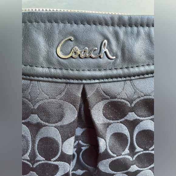 COACH BAG,Coach Black Signature Shoulder Bag. - Picture 8 of 16